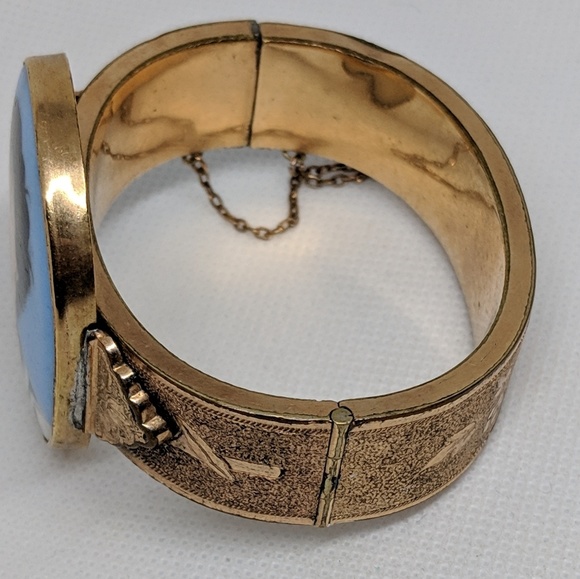 Victorian Antique Hinged Bracelet with Portrait - Picture 4 of 8